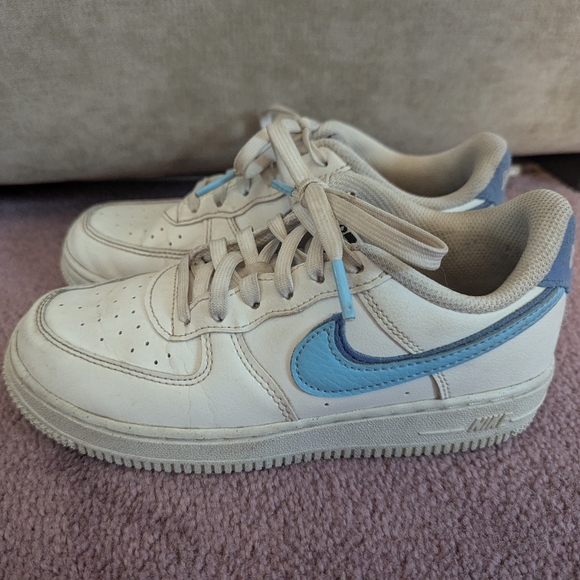 Nike Air Force 1 Low '07 LV8 82 Double Swoosh - Picture 1 of 10